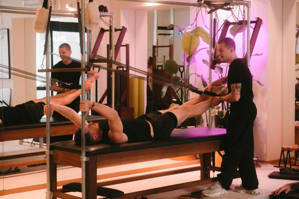 ćwiczenia pilates na sprzęcie Cadillac